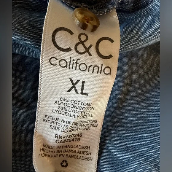 C&C California soft blue denim button down women’s shirt, XL - Picture 5 of 5